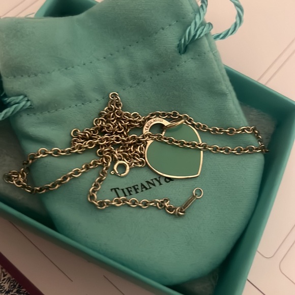 Authentic Tiffany and Co. blue heart necklace with chain - Picture 4 of 4
